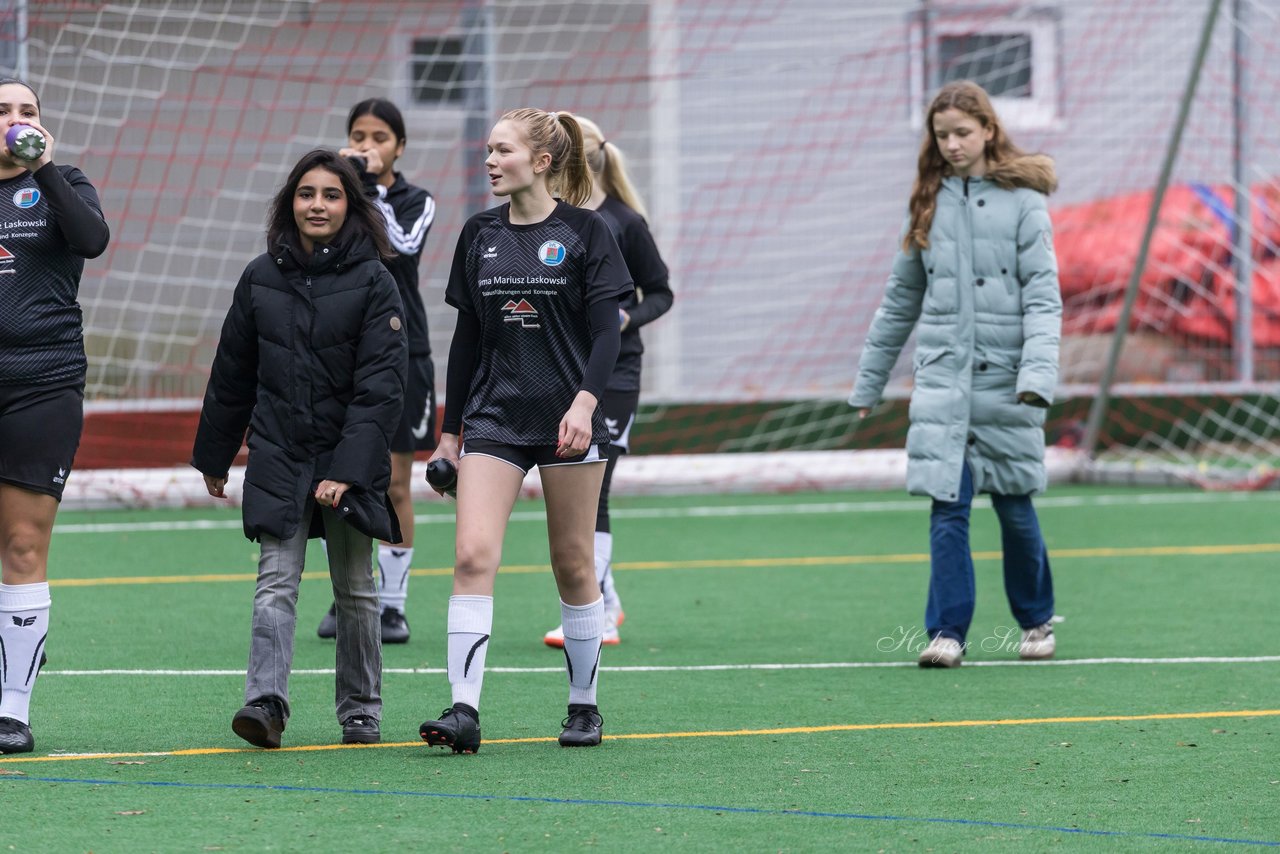 Bild 135 - wCJ VfL Pinneberg - Eimsbuettler TV : Ergebnis: 0:3